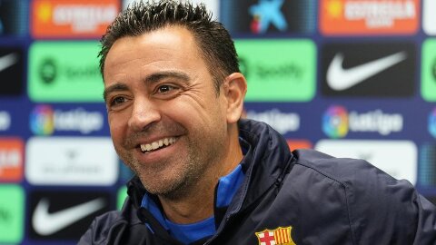 Vì sao Xavi rút lại quyết định chia tay Barca?